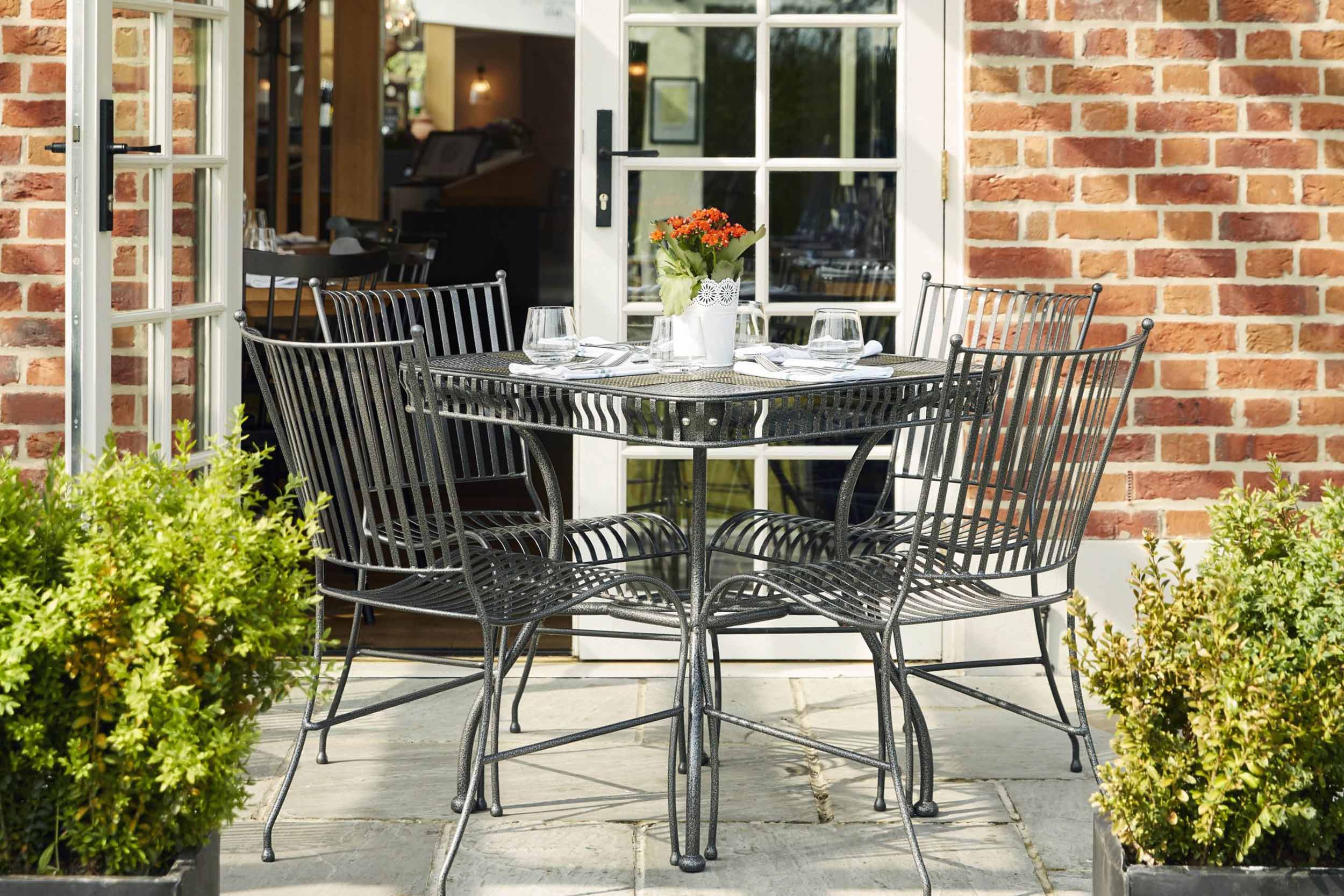 Restaurant near me Beer Garden Essex Chelmsford Best Voted Bar Family Country Pub Booking Policy