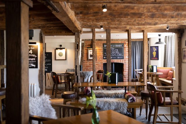 Restaurant bar in Essex Chelmsford, join our monthly pub quiz at Galvin Green Man every second Wednesday of the month.