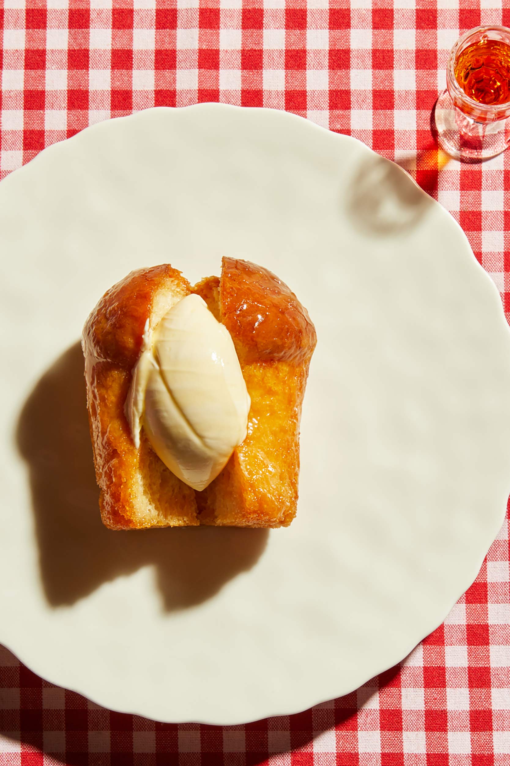 Exquisite fine dining dish designed to match a premium New Zealand Pinot Noir.