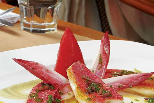 Sunday roast lunch in London best traditional beef dishes, experience the special upcoming dish of the month at Galvin Restaurants.