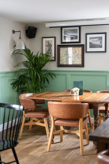 Top dining venue pub restaurant in Braintree Essex, our live music evenings are available for reservation and others reserved for walk-ins.