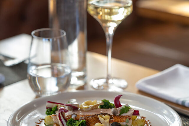 Best pub bar restaurant at Witham Essex, a brand-new offer sparkling lunch, casual get-togethers & the perfect seasonal dish.