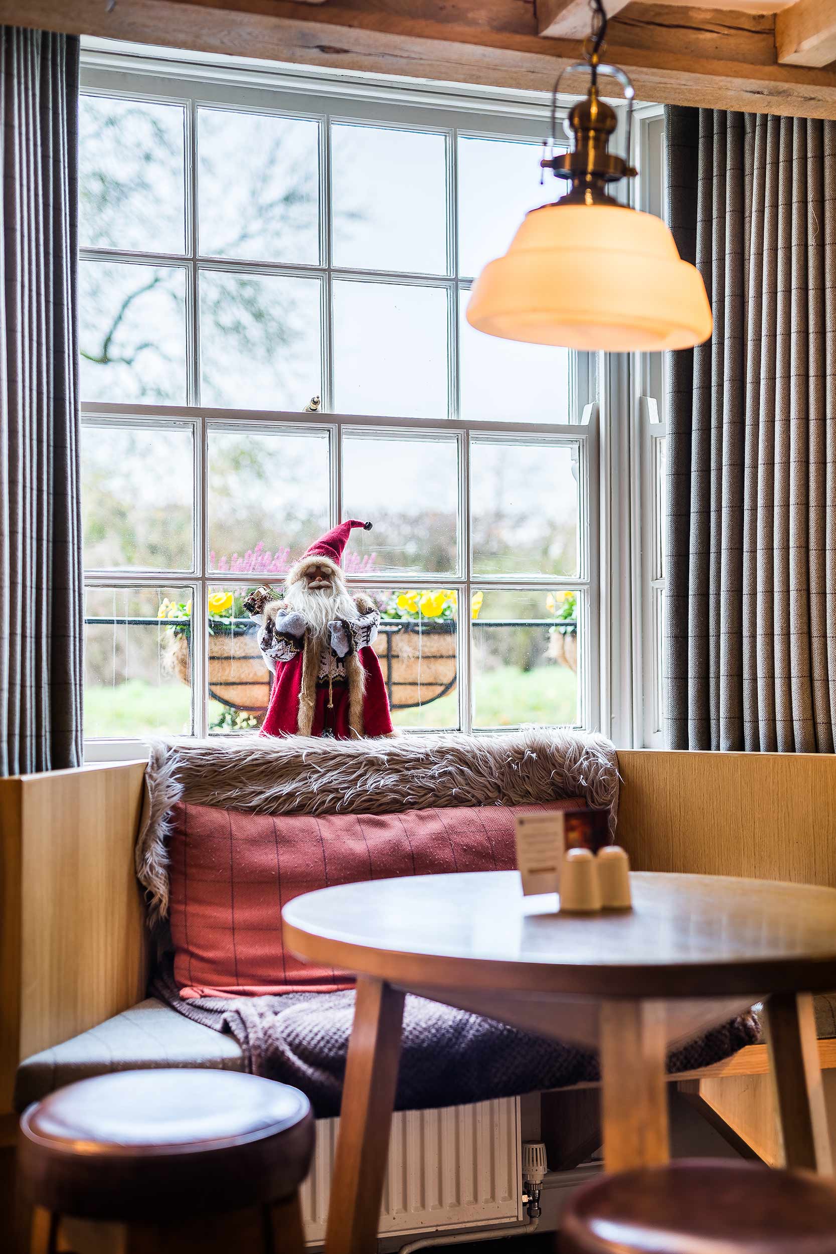 Best country pub restaurant bar near me Great Leighs Essex Christmas carols