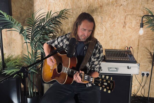 August Live Music at restaurant Essex Chelmsford pub bar,  Tom Spence is an experienced acoustic singer-guitarist with husky tones.